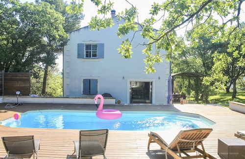 Eyragues Casa | Le Jardin des Chênes, family holiday home with private pool in Eyragues.