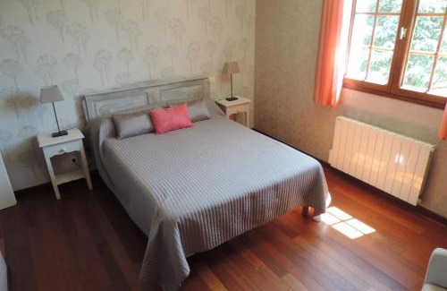 Issac Cama Y Desayuno | Le jardin des paons