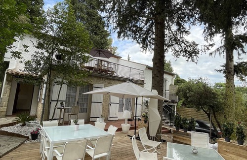 Cite Gely Villa | Le Jardin des Poetes Villa de Charme Avec spa Exterieur en Centre Ville