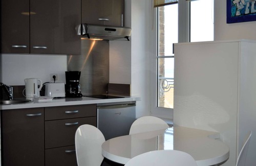 Arromanches-les-Bains Apartamento | Le Joffre - Studio sur la Digue en Centre Ville