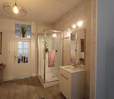 Saint-Leonard-de-Noblat Apartamento | Le Liberté appartement privatif
