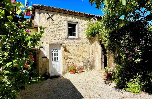 Montmoreau-Saint-Cybard Casa | 'Le Lievre', impresionante casa rural para dos personas.