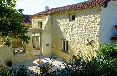 Montmoreau-Saint-Cybard Casa | 'Le Lievre', impresionante casa rural para dos personas.