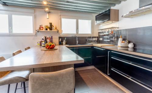 Sainte-Savine Apartamento | Le Loft Indus - Parking - Borne arcade - BBQ - Salle de jeux - WIFI