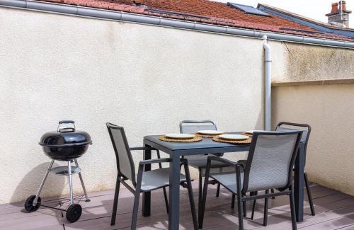 Sainte-Savine Apartamento | Le Loft Indus - Parking - Borne arcade - BBQ - Salle de jeux - WIFI