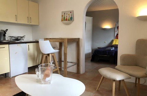 Ile du Levant Apartamento | Le Lotie Apartment T2-35m2 Sea view Balcony Terrace Air conditioned