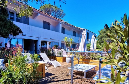 Ile du Levant Apartamento | Le Lotie Apartment T2-35m2 Sea view Balcony Terrace Air conditioned