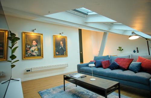 Poincare - Foch - Anatole France - Croix de Bourgogne Apartamento | Le Louis XVI - Loft in the clouds in the heart of Nancy