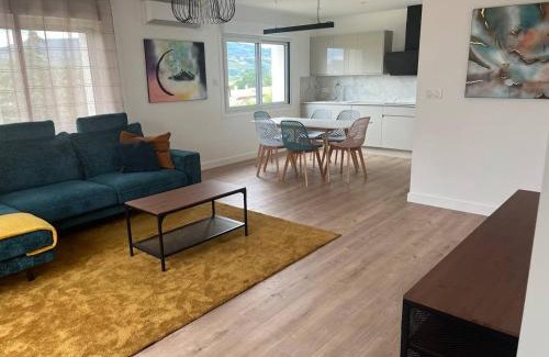 Saint-Clair-du-Rhone Apartamento | Le luxe au pied du pilat - 6 voyageurs