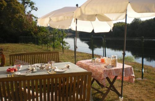 Saint-Seurin-de-Prats Cama Y Desayuno | Le Manoir de la Riviere