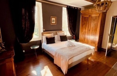 Saint-Sulpice Cama Y Desayuno | Le Manoir du Thouron