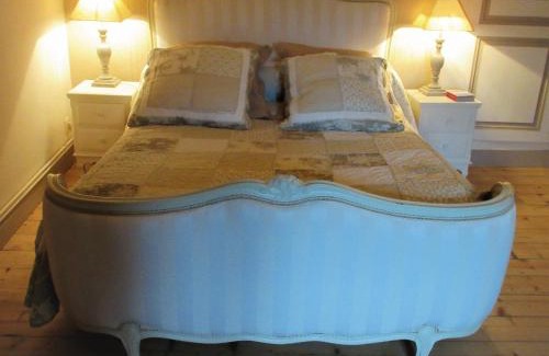 Clermain Cama Y Desayuno | Le Manoir sur la Roche, 74, impasse du manoir, 71520 Navour sur Grosne D121