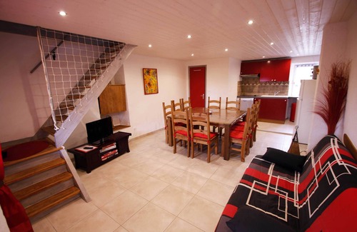 Saint-Alban-sous-Sampzon Cabaña | *** 17personnes cabaña, piscina climatizada, 9 habitaciones Vallon Pont d'Arc