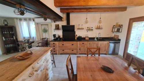 Bagard Casa | "Le Mazet de la Draille" - Gîtes et Mas en Cévennes - Meublé de Tourisme 5 Etoiles - jusqu'à 14 personnes - Piscine et Jacuzzi