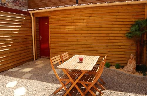 Saint-Omer Apartamento | Le Moment Bien-Être - jacuzzi privatif, terrasse et parking gratuit au centre de Saint-Omer