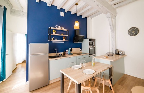 Auxerre Apartamento | Le Mont Brenn****: cosy apartment on the banks of the Yonne in Auxerre