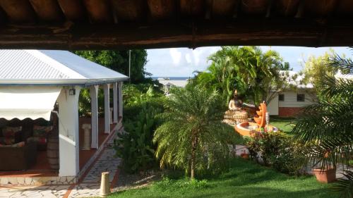 Le Moule Casa | LE MOULIN DE LA BAIE piscine vue mer