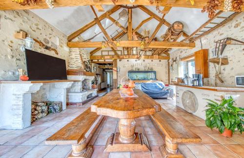 Guizengeard Casa | Le Moulin