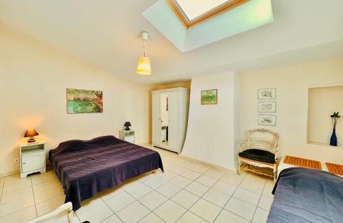 Istres Casa | Le Moun Mazet gîte rural 3 étoiles, CLIM, Nature, 6 personnes