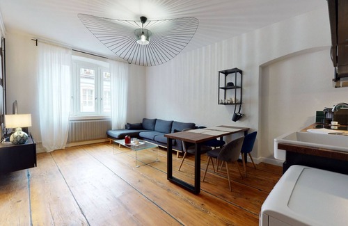 Old Town Apartamento | le neubau city center 4 adults 2 kids 2br