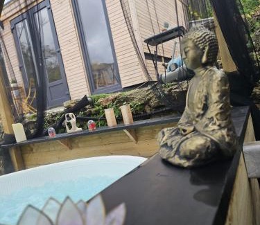 9th Arrondissement Apartamento | Le Nid des Calanques et son Jacuzzi