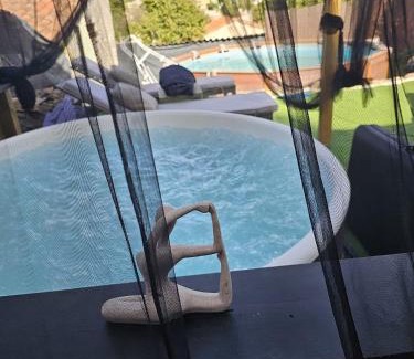 9th Arrondissement Apartamento | Le Nid des Calanques et son Jacuzzi