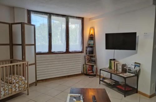 Sciez Apartamento | Le Nid du Chat Noir - Gîte La Maison Alvéole