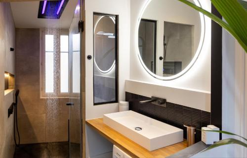Old Town Apartamento | Le Nuage - Hypercentre - Luxe Suite Spa & Gaming