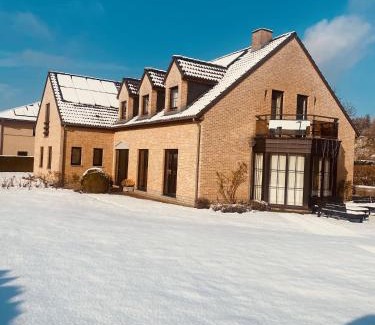Houx Casa | Le Pact - Gîte familial