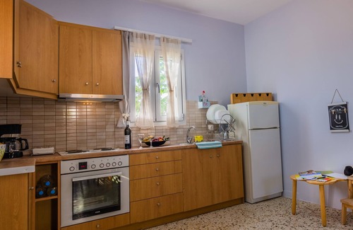 Menegata Villa | Le paradis d elli. Hermosa vista, 2 dormitorios, piscina privada, villa pacífica