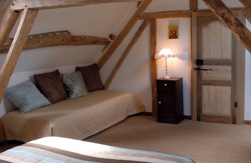 Saint-Aubin-des-Grois Cama Y Desayuno | Le Pautonier. Guest house in Perche