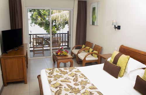 Blue Bay Hotel | Le Peninsula Bay Beach Resort