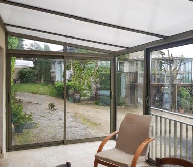Lezigneux Casa | Le Perron