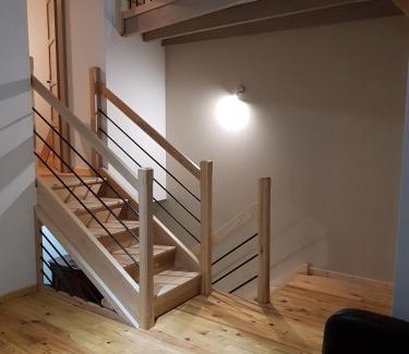 Lezigneux Casa | Le Perron