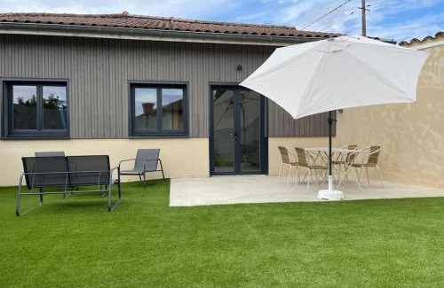 Cormoranche-sur-Saone Apartamento | Le petit chalet de la Ronzière de Miss K