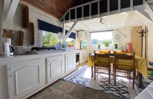 Bouges-le-Chateau Cama Y Desayuno | Le Petit Chateau De Sainte Colombe