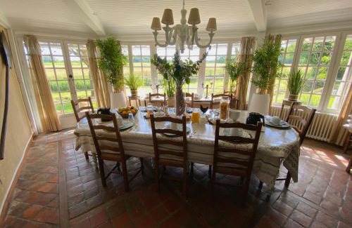Bouges-le-Chateau Cama Y Desayuno | Le Petit Chateau De Sainte Colombe
