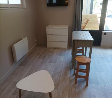 La Riviere-Saint-Sauveur Apartamento | Le petit chez-vous