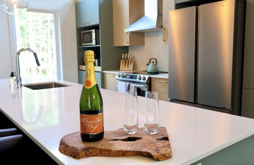 Shannon Chalet De Esquí | Le Petit Frontenac - Charming & Refined - Spa, Pool, Sauna, Foosball