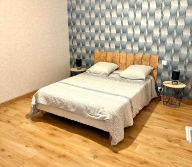 Saint-Laurent-sur-Saone Apartamento | Le Petit Phuket - Appartement confortable et calme - Proche de toutes commodité - Stationnement facile à proximité