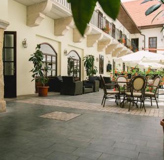 Cluj-Napoca City Centre Hotel | Le Petit Paris