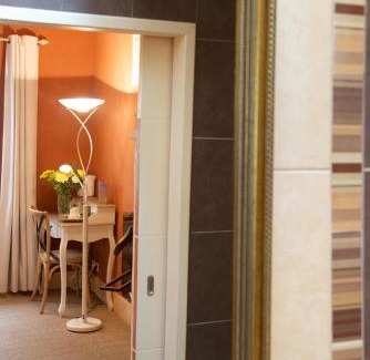 Saint-Julien-les-Villas Cama Y Desayuno | Le Petit Saint-Julien