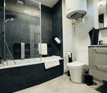 Gradignan Apartamento | Le Poète - Appartement Confort - Parking Privé - WIFI