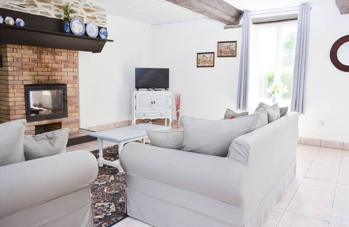 Madre Cabaña | Le Pommier 3 bedroom gite (1 of 3) with pool near Bagnoles de l'Orne