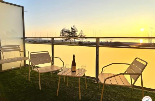 Saint-Martin-du-Littoral Apartamento | Le Pop Art' - Terrasse Great Sea View and Parking
