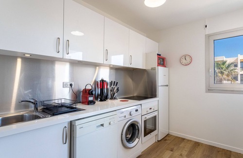 La Faviere Apartamento | le Port de Bormes by Interhome
