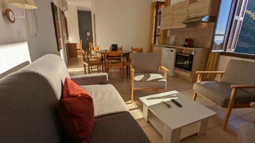 Porto Apartamento | Le Porto T3 55m2 vue mer immeuble traditionnel en pierre de taille avec prestations exceptionnelles barbecue ordinateur vidéosurveillance terrasse panoramique