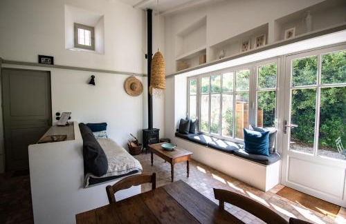 Couronne Urbaine Casa | Le Poulailler, private house with garden and parking