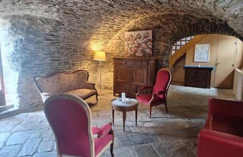 Comps-la-Grand-Ville Cama Y Desayuno | Le Prieuré de Saint Sauveur