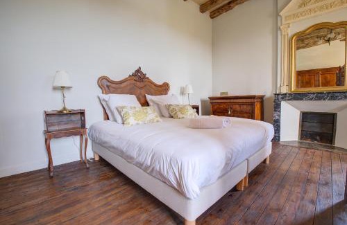 Saint-Cyprien Casa | Le Prieuré "Péridoors" - Élégance, Histoire & Jacuzzi